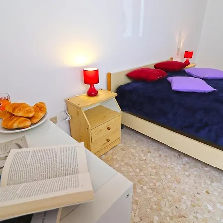 Holiday home With Wi-fi, Air Conditioning And Courtyard; Pets Allowed *