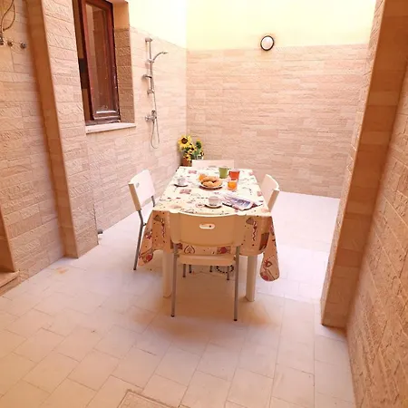 With Wi-fi, Air Conditioning And Courtyard; Pets Allowed * Otranto